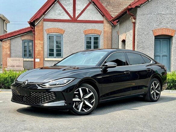 2023 Volkswagen Lamando L II, чёрный, 1687000 рублей