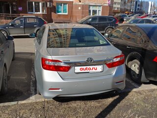 2013 Toyota Camry VII (XV50), серебристый, 2250000 рублей, вид 2