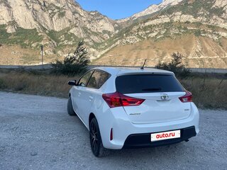2014 Toyota Auris II, белый, 950000 рублей, вид 1