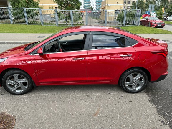 2021 Hyundai Solaris II Рестайлинг, красный, 1500000 рублей - вид 6