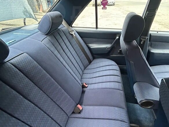 1993 Mercedes-Benz 190 (W201), синий, 1100000 рублей - вид 20