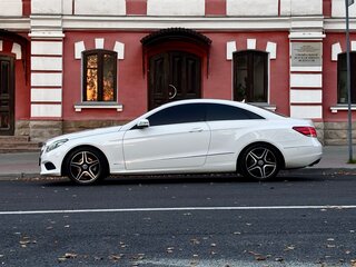 2013 Mercedes-Benz E-Класс 200 IV (W212, S212, C207) Рестайлинг, белый, 1850000 рублей, вид 4