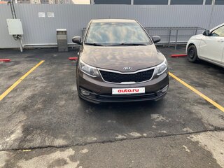 2016 Kia Rio III Рестайлинг, коричневый, 1020000 рублей, вид 2