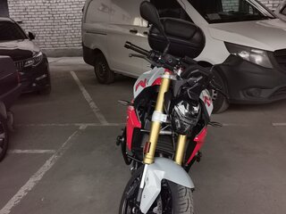 2021 BMW F 900 R, красный, 1080000 рублей, вид 2