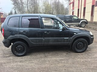 2009 Chevrolet Niva I Рестайлинг, чёрный, 270000 рублей, вид 4