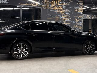 2022 Lexus ES 250 VII Рестайлинг, чёрный, 5150000 рублей, вид 4