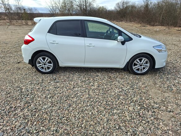 2010 Toyota Auris I Рестайлинг, белый - вид 5