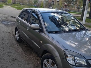 2010 Kia Rio II Рестайлинг, серый, 650000 рублей, вид 4