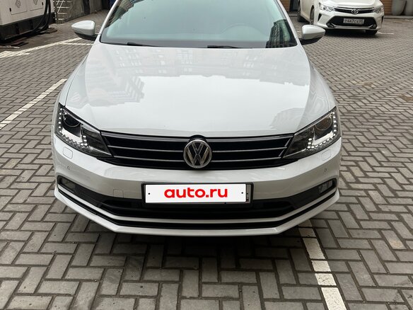 2016 Volkswagen Jetta VI Рестайлинг, белый, 1230000 рублей