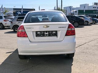 2010 Chevrolet Aveo I Рестайлинг, белый, 380000 рублей, вид 4