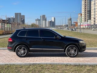 2011 Volkswagen Touareg II, чёрный, 1790000 рублей, вид 4