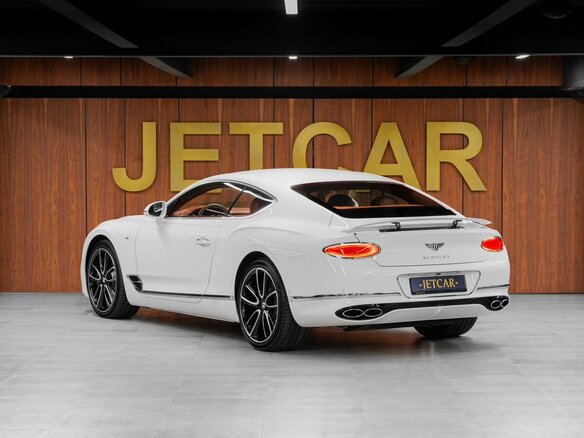 2020 Bentley Continental GT III, белый, 16600000 рублей - вид 5