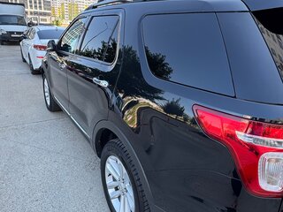 2013 Ford Explorer V, чёрный, 1650000 рублей, вид 3