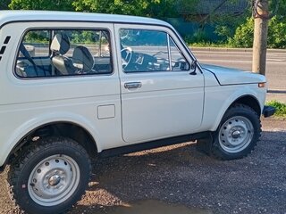 1998 Lada (ВАЗ) 2121 (4x4) I Рестайлинг, белый, 3000000 рублей, вид 3