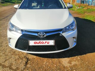 2015 Toyota Camry VII (XV50) Рестайлинг, белый, 1750000 рублей, вид 4