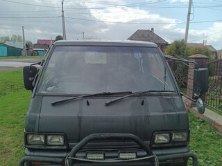 1990 Mitsubishi Delica III, зелёный, 600000 рублей, вид 2