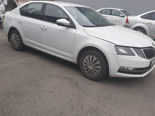 2017 Skoda Octavia III (A7) Рестайлинг, белый, 850000 рублей, вид 2