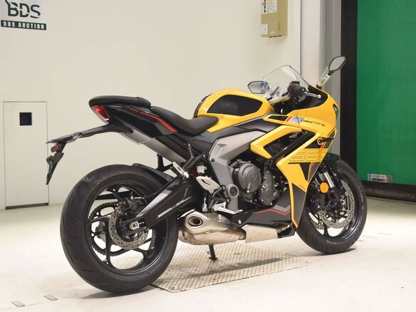 2026 Triumph Daytona 660, жёлтый, 1197000 рублей - вид 4