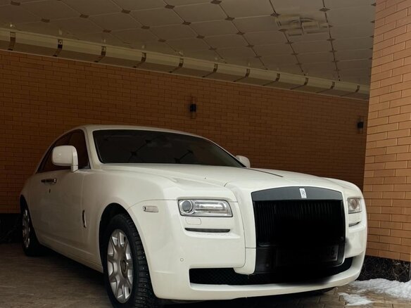 2010 Rolls-Royce Ghost I (Series I), белый, 9500000 рублей - вид 1