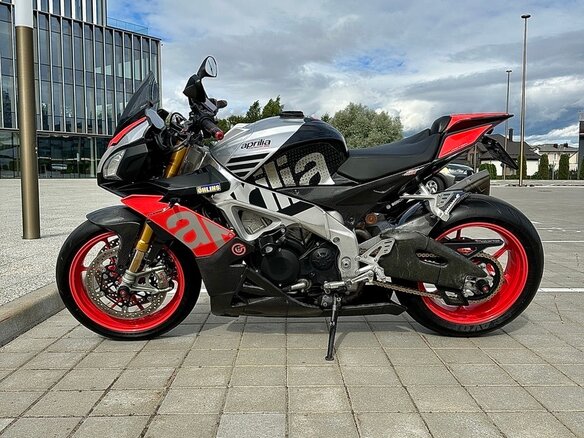 2018 Aprilia Tuono V4, красный, 999999 рублей - вид 9