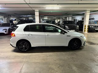 2021 Volkswagen Golf VIII, белый, 2990000 рублей, вид 2
