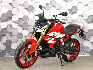 2023 BMW G 310 R, красный, 499000 рублей, вид 2