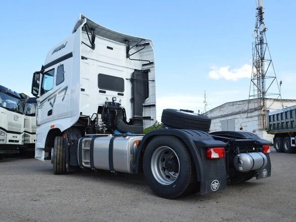 2024 FAW J7, белый, 8200000 рублей - вид 3