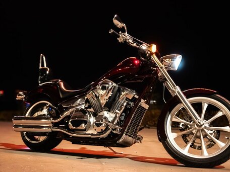 2010 Honda VT 1300CX Fury, пурпурный, 900000 рублей, вид 5