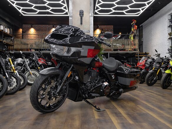 2025 Harley-Davidson CVO Road Glide ST, чёрный, 5990000 рублей - вид 6