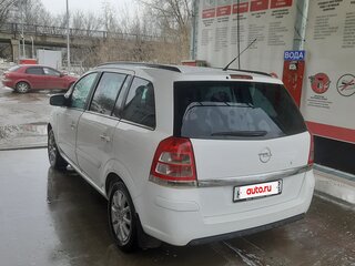 2010 Opel Zafira B Рестайлинг, белый, 650000 рублей, вид 4