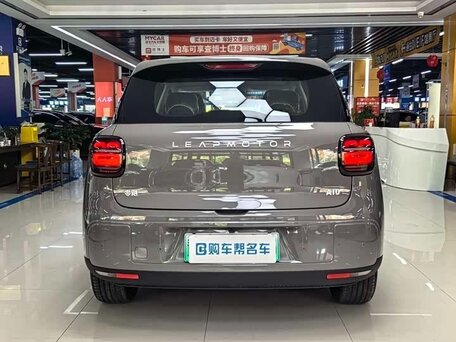 2026 Leapmotor A10 39.8 kWh, серебристый, 1620000 рублей, вид 5