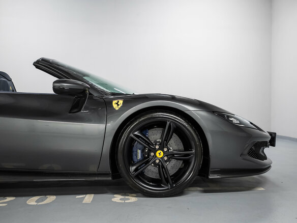 2025 Ferrari 296 GTS, серый - вид 10