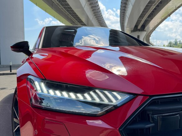 2021 Audi A7 45 TFSI II (4K), красный, 5500000 рублей - вид 2