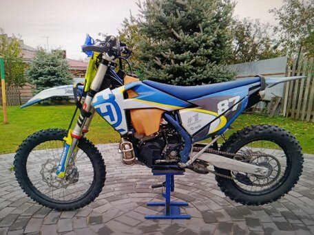 2023 Husqvarna TE 300, синий, 850000 рублей, вид 2