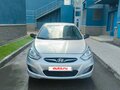2012 Hyundai Solaris I, серебристый, 675000 рублей - вид 1