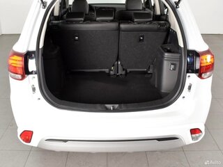 2022 Mitsubishi Outlander III Рестайлинг 3, белый, 2900000 рублей, вид 5