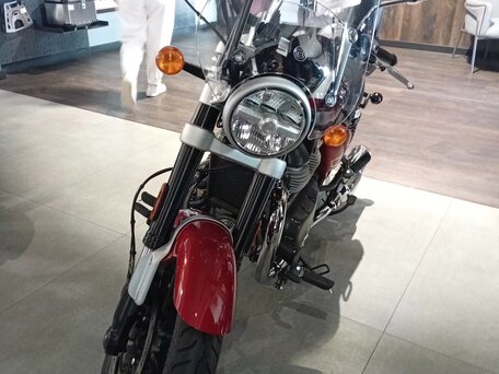 2026 Royal Enfield Super Meteor, красный, 792000 рублей, вид 4
