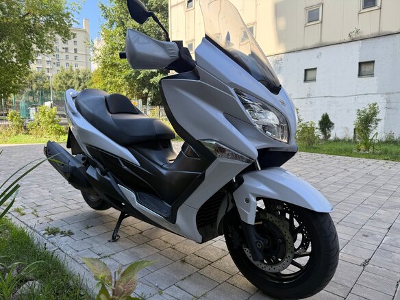 2018 Suzuki Burgman (SkyWave) 400, белый, 385000 рублей - вид 16