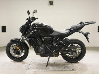 2024 Yamaha MT-07 (FZ-07), чёрный, 910000 рублей, вид 2
