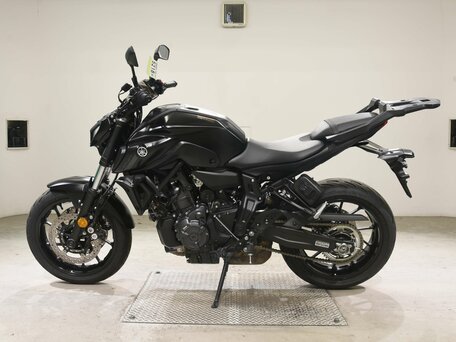 2024 Yamaha MT-07 (FZ-07), чёрный, 910000 рублей, вид 2