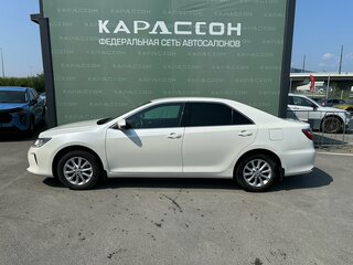 2016 Toyota Camry VII (XV50) Рестайлинг, белый, 1880000 рублей, вид 3