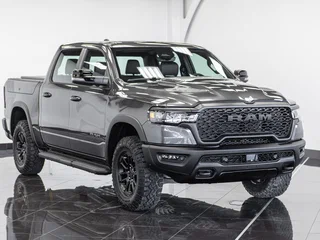 2025 Ram 1500 Crew Cab V Рестайлинг, серый, 8590000 рублей, вид 4