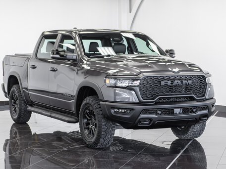 2025 Ram 1500 Crew Cab V Рестайлинг, серый, 8590000 рублей, вид 4