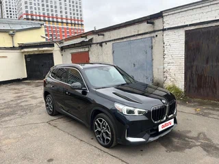 2023 BMW X1 28i xDrive III (U11/U12), чёрный, 4500000 рублей, вид 3