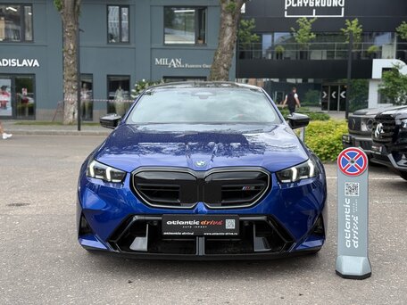 2026 BMW M5 VII (G90), синий, 18040000 рублей, вид 2