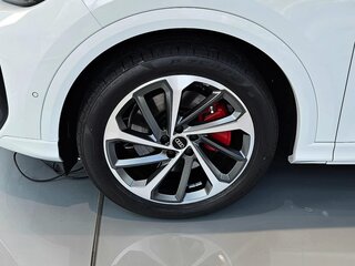 2026 Audi Q5 40 TDI III (GU), серый, 9500000 рублей, вид 4