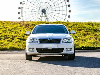 2013 Skoda Octavia II (A5) Рестайлинг, белый, 950000 рублей, вид 3