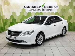 2013 Toyota Camry VII (XV50), белый, 1249000 рублей, вид 1