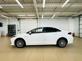 2023 Toyota Corolla Sporty XII (E210), белый, 2749900 рублей, вид 3
