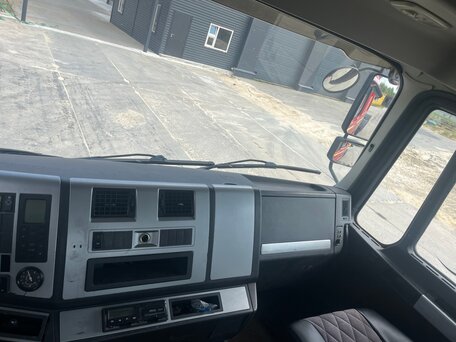 2011 Shacman (Shaanxi) X3000, красный, 1600000 рублей, вид 3